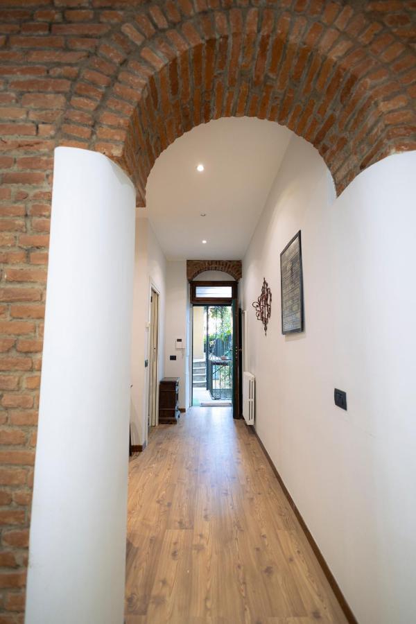 The Red Bricks Home - San Babila Area Milan Luaran gambar
