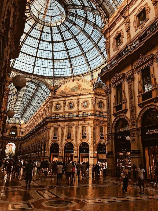 The Red Bricks Home - San Babila Area Milan Luaran gambar